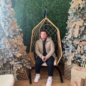 Meet your Posher, Ezekiel